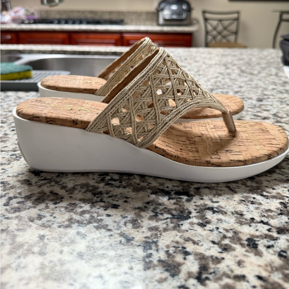 Aerosoles Women's Ivie Round Toe Wedge Sandals